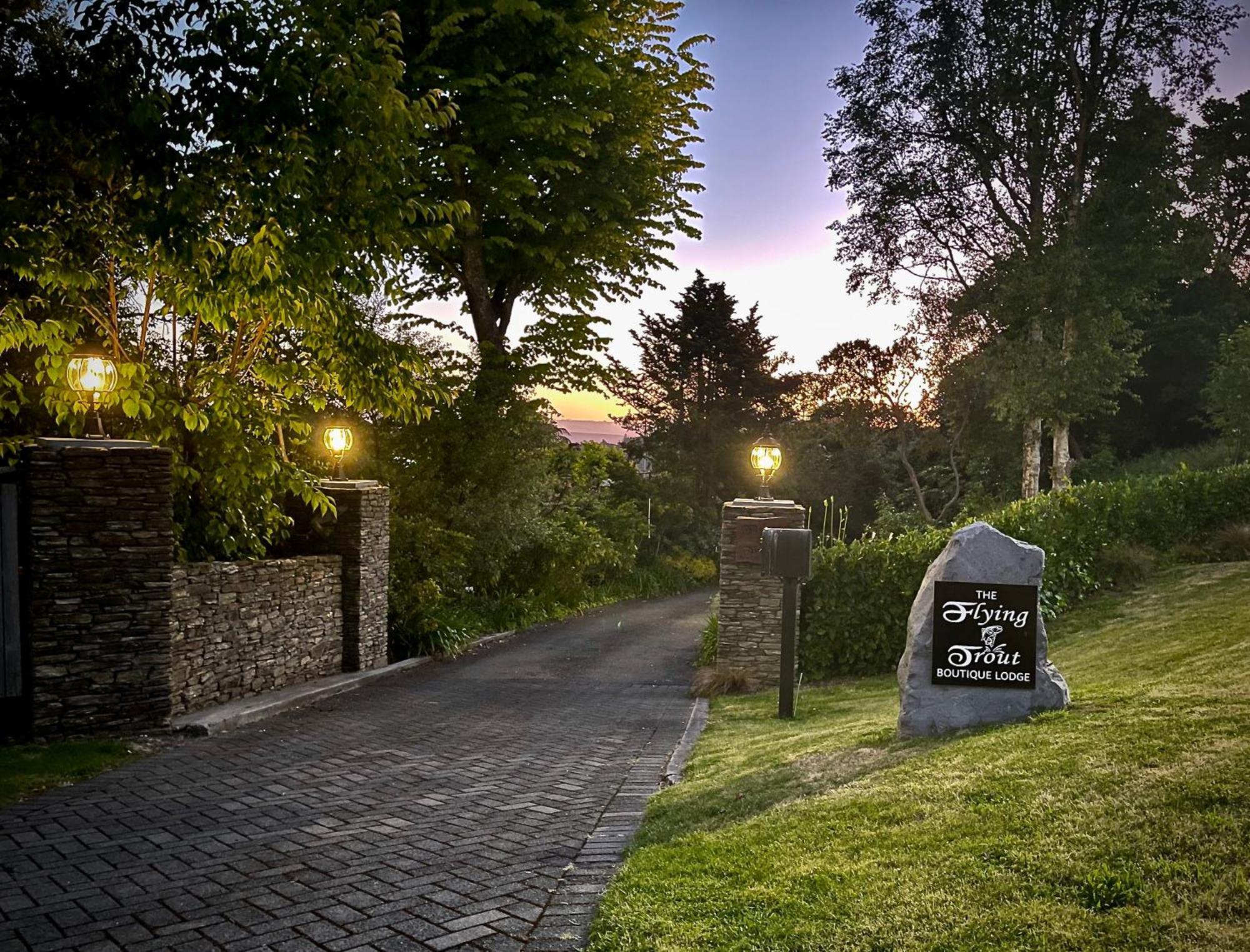 The Flying Trout Boutique Lodge Taupo Eksteriør billede